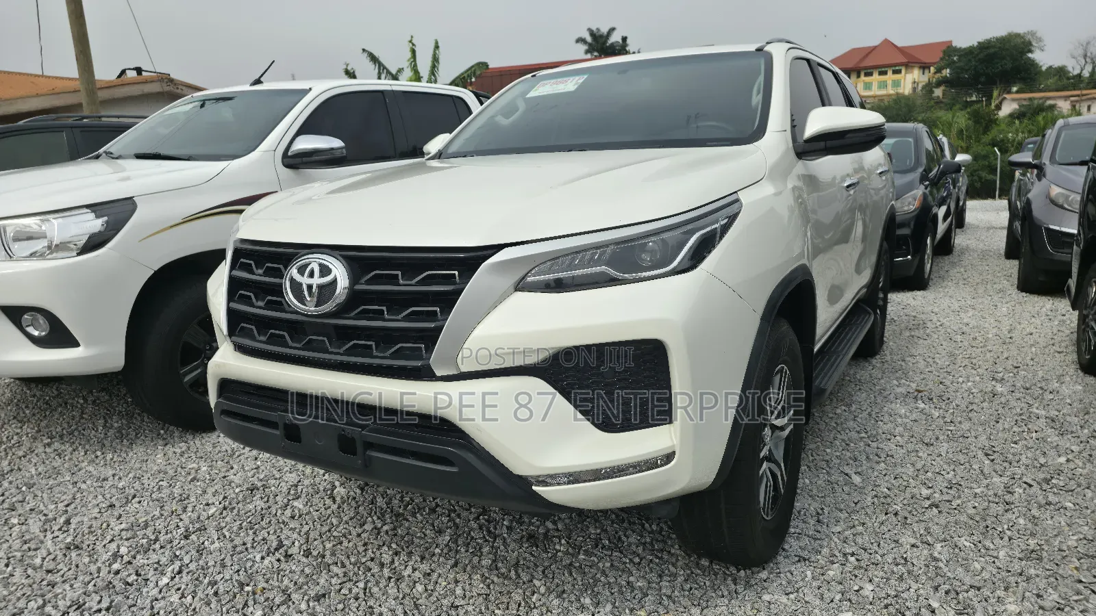 Toyota Fortuner 2.7 AWD 2022 White