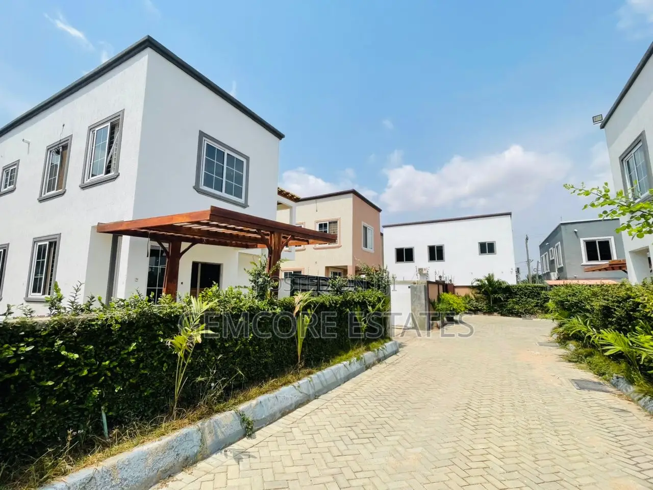 3bdrm Townhouse/Terrace in East Legon for sale