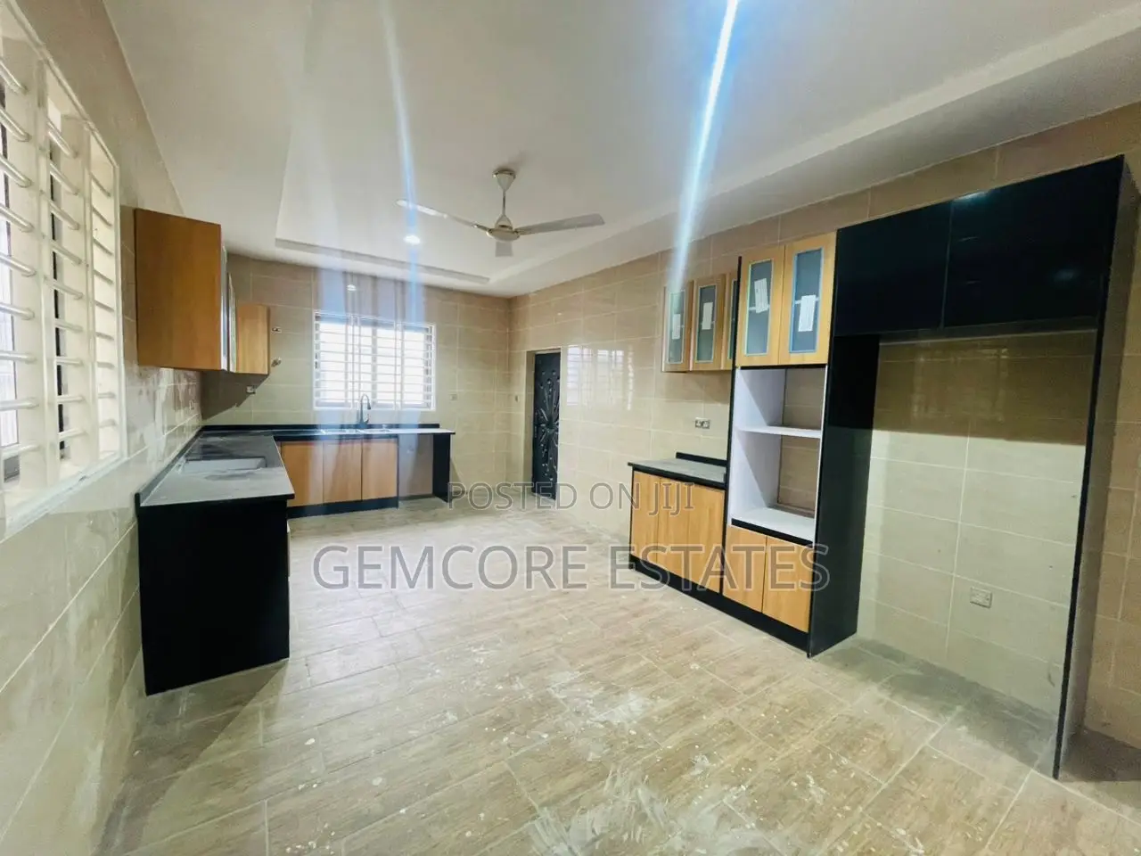 3bdrm Townhouse/Terrace in East Legon for sale