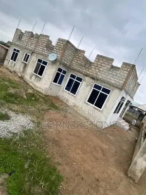 6bdrm House in Amasaman for sale