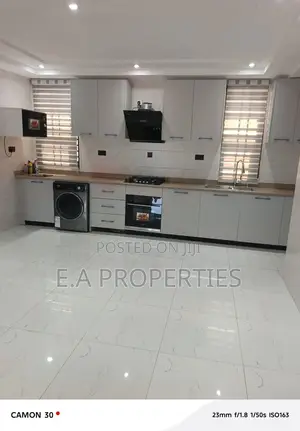 3bdrm House in E A Properties, Lake Side Estate for sale