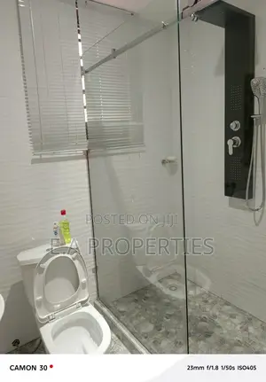 3bdrm House in E A Properties, Lake Side Estate for sale