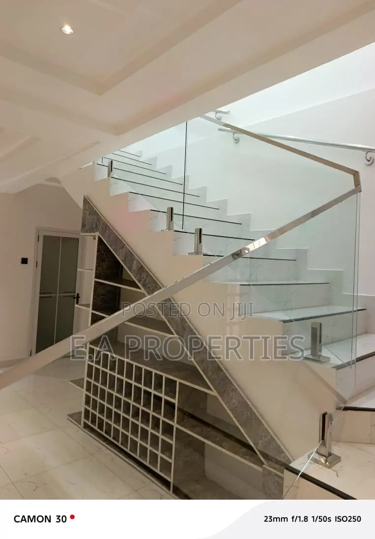 3bdrm House in E A Properties, Lake Side Estate for sale