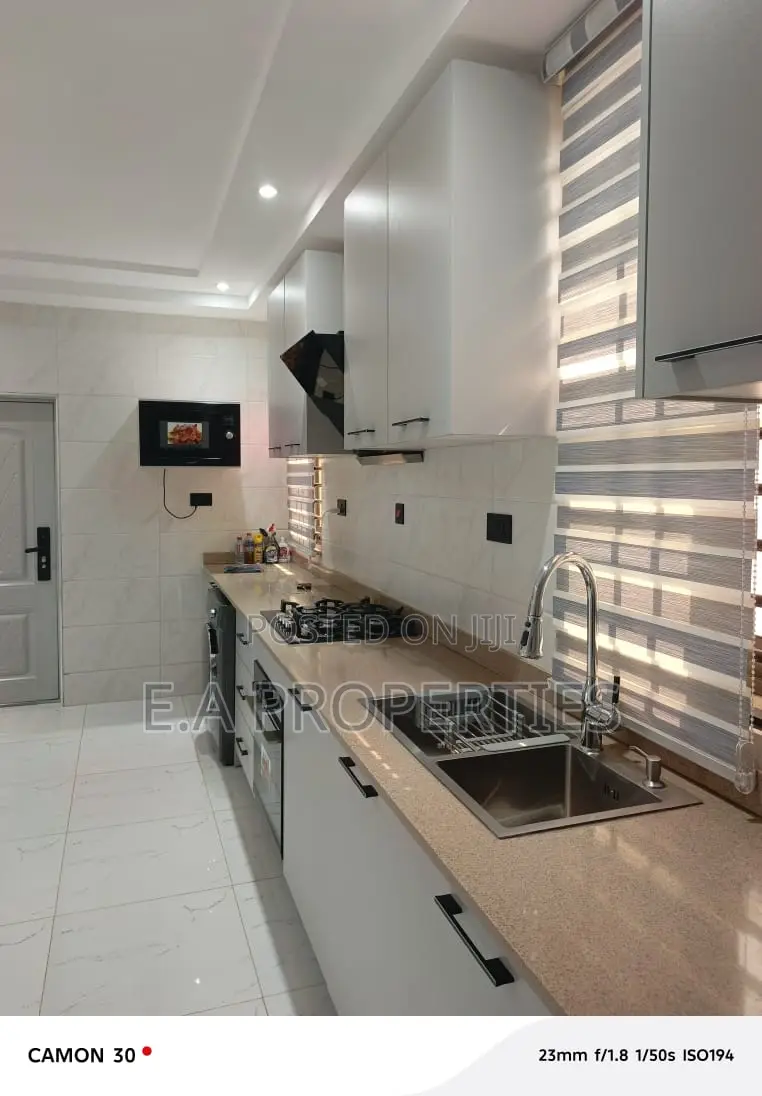 3bdrm House in E A Properties, Lake Side Estate for sale