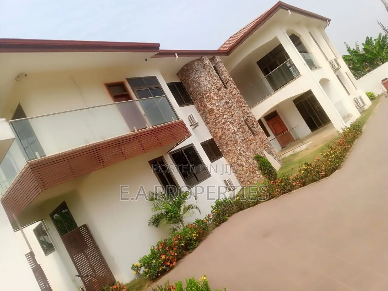 8bdrm House in E A Properties, Community 25 for sale