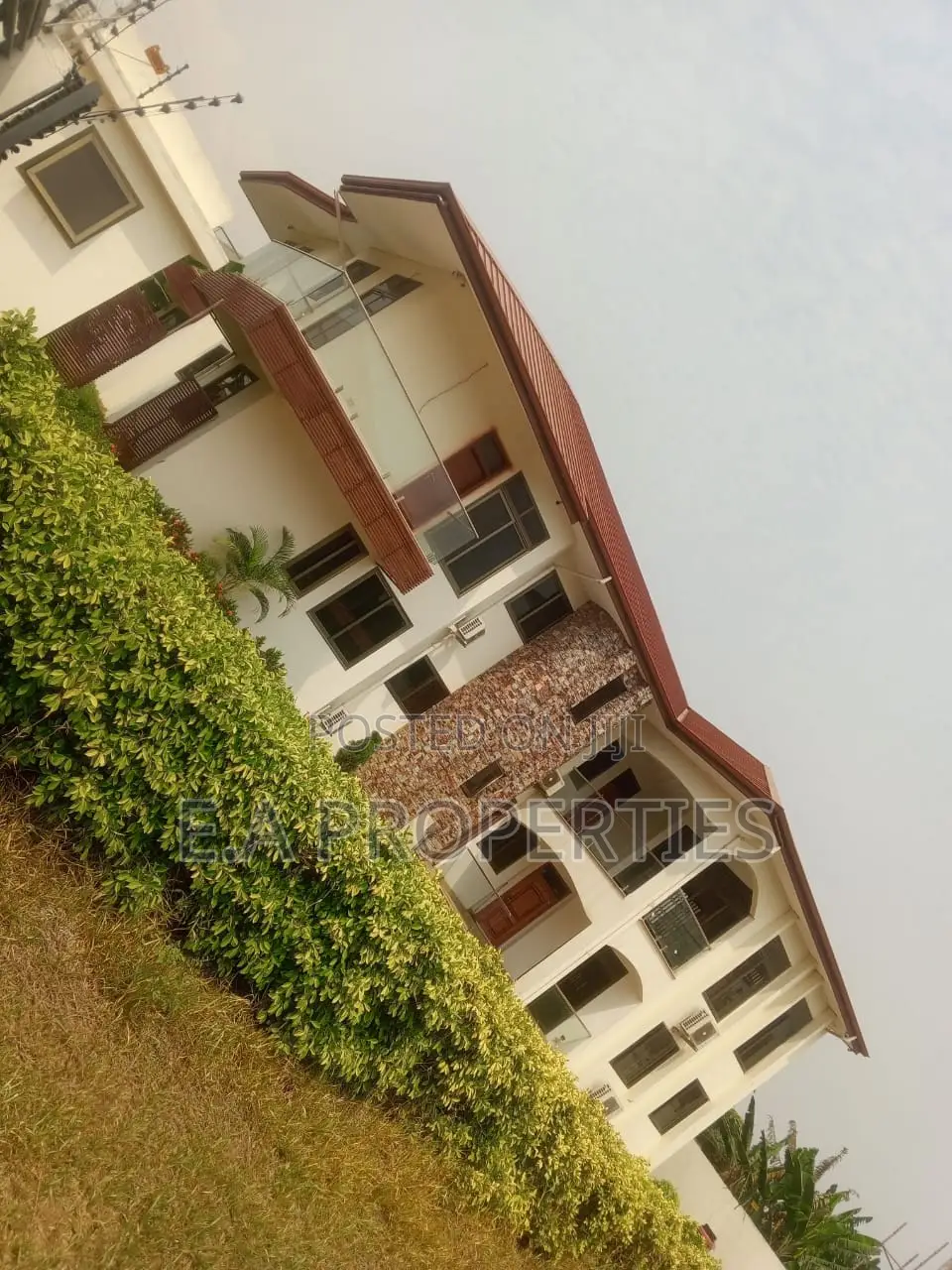 8bdrm House in E A Properties, Community 25 for sale