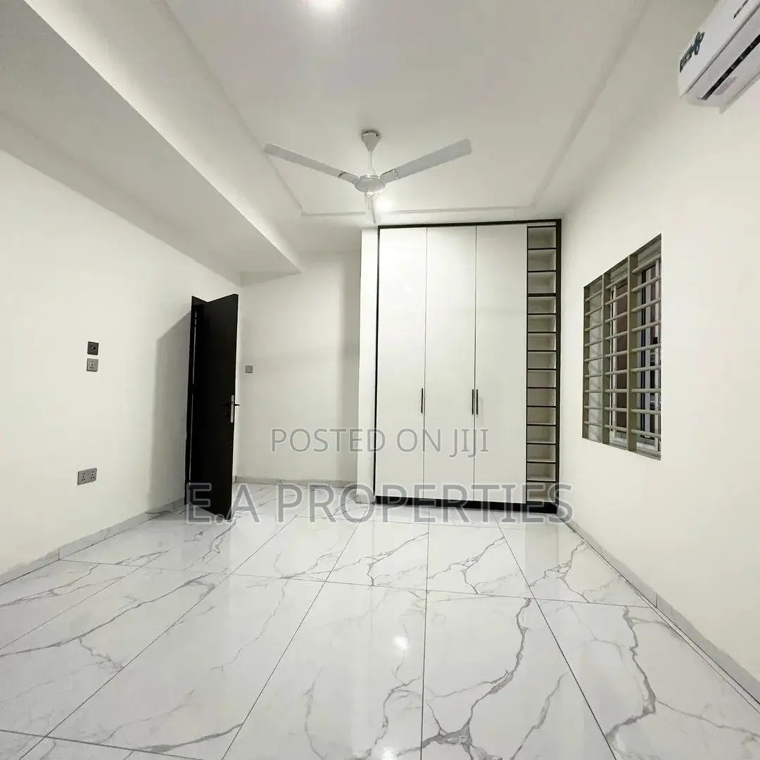 4bdrm House in Ea Properties, Lake Side Estate for sale
