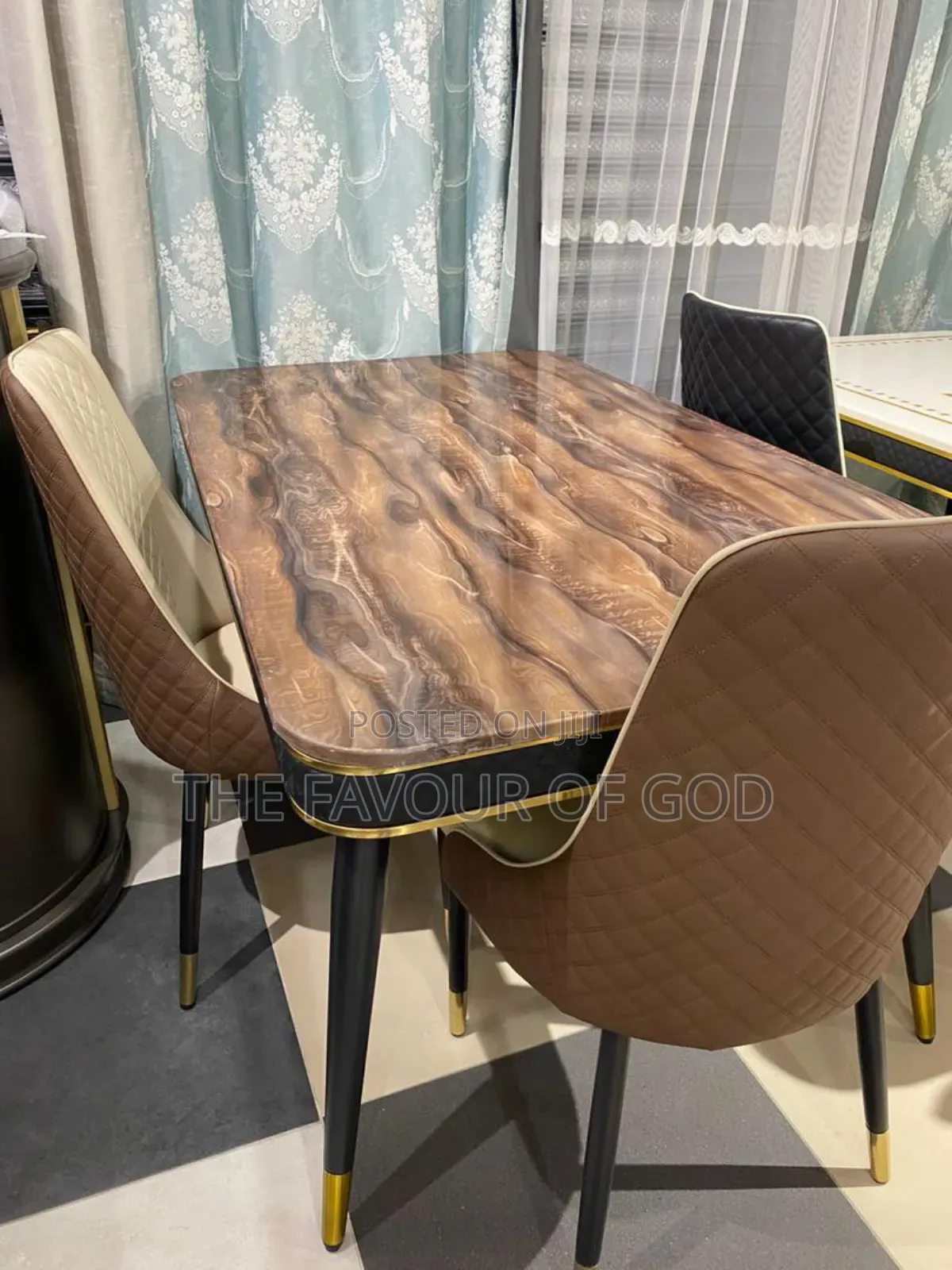 An Eye Catching 6 Seater Marble Dining