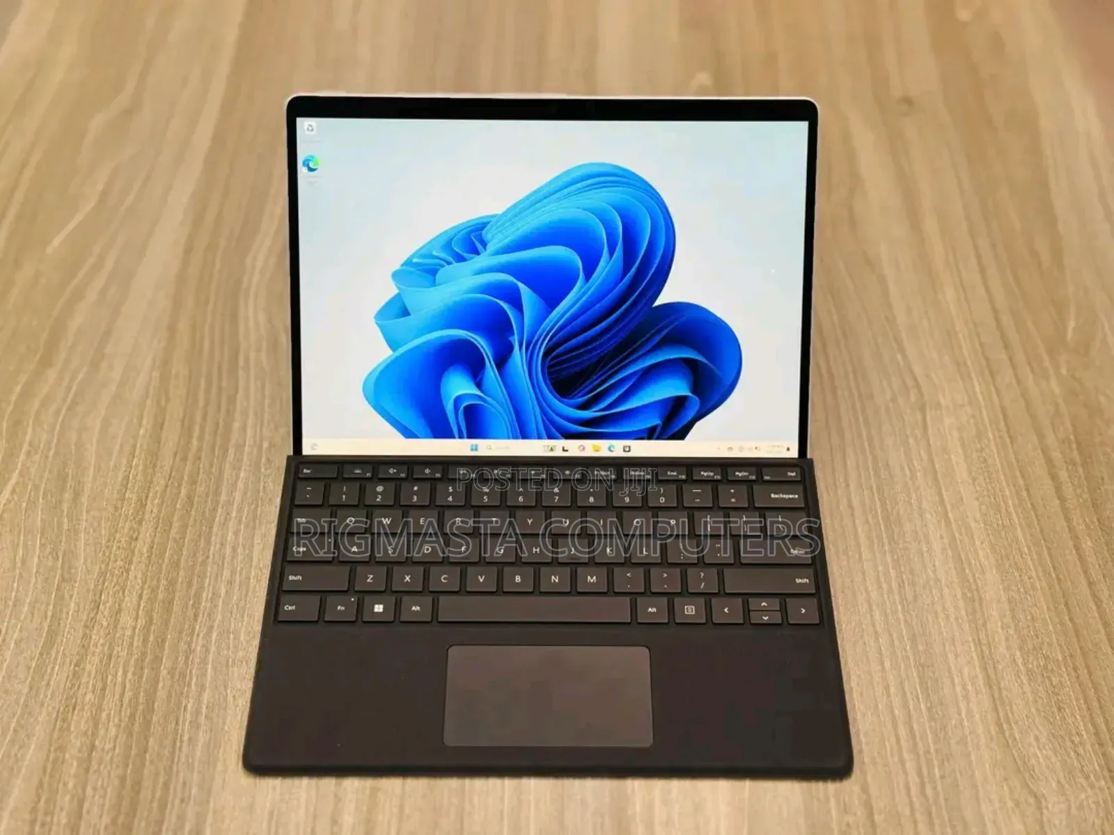 New Laptop Microsoft Surface Pro 8 16GB Intel Core I7 SSD 512GB