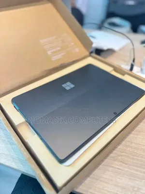 New Laptop Microsoft Surface Pro 8 16GB Intel Core I7 SSD 256GB