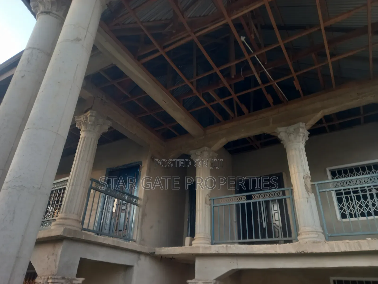 8bdrm House in Atimatim Maase, Kumasi Metropolitan for sale