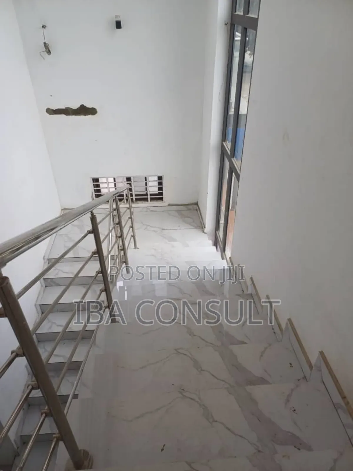5bdrm House in Mile 7 for sale