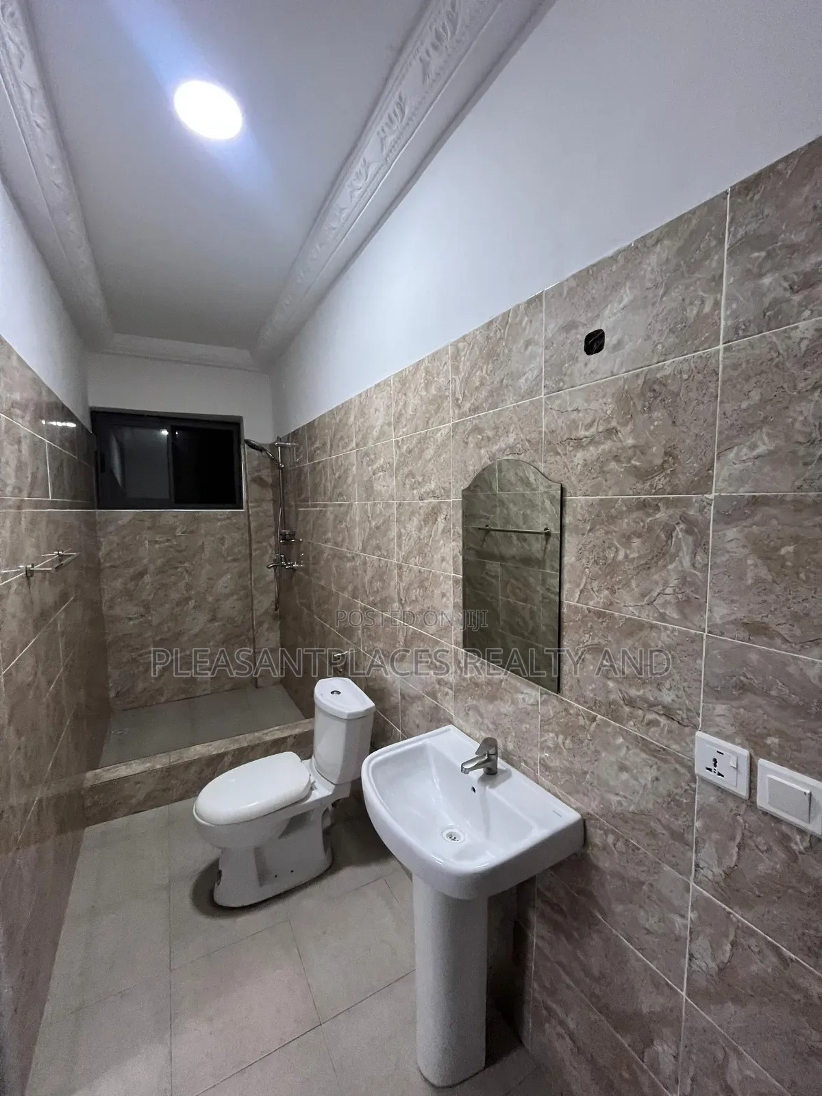 2bdrm Apartment in Pleasantplaces, Adjiriganor for rent