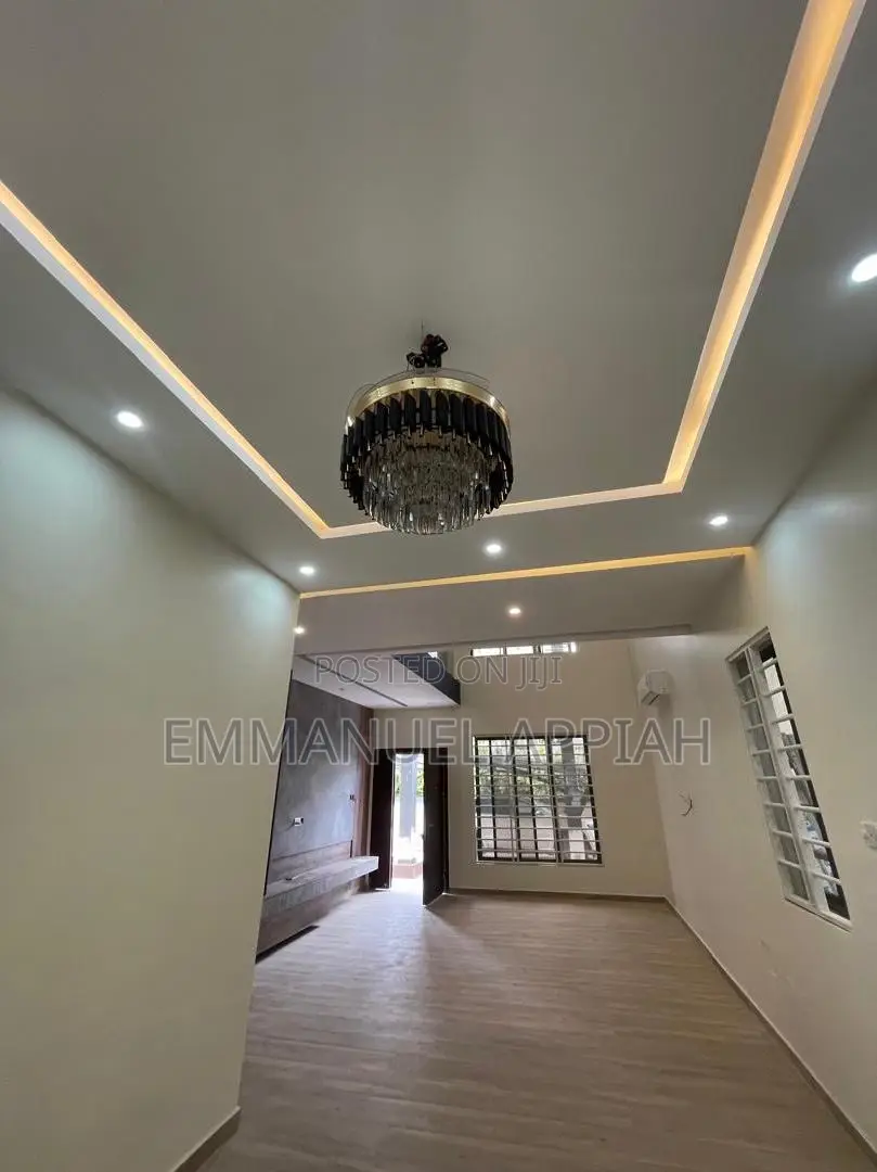4bdrm House in Haasto Atomic, Haatso for sale