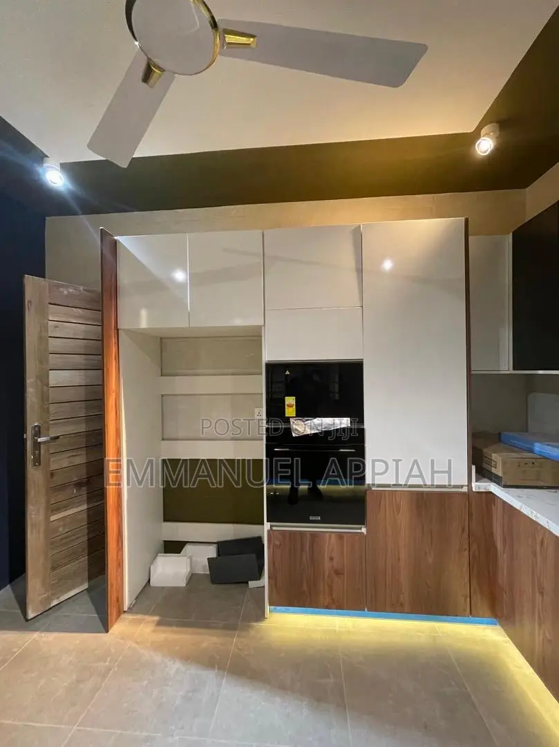 4bdrm House in Haasto Atomic, Haatso for sale
