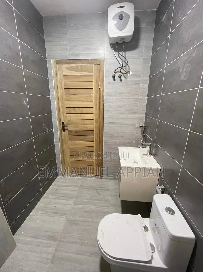 4bdrm House in Haasto Atomic, Haatso for sale