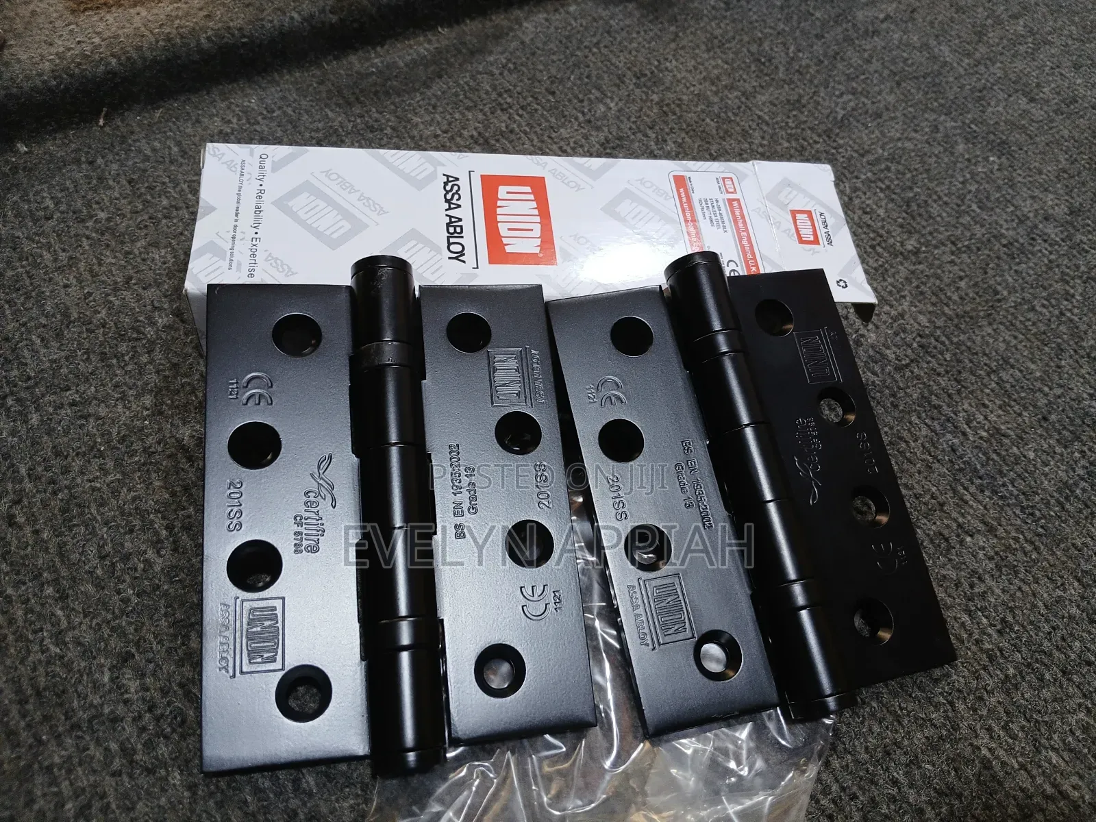 Union Black Hinges
