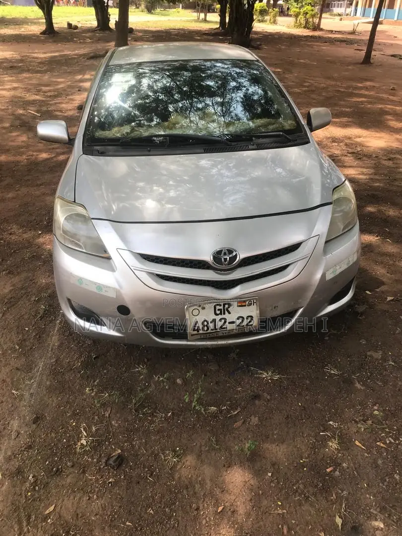 Toyota Belta 2014 Silver