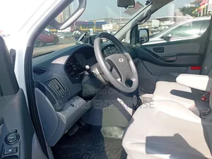 Hyundai Starex 2015 White