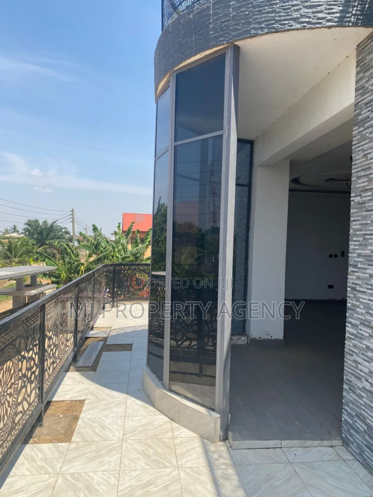 3bdrm Apartment in Golf Estate Tema for rent