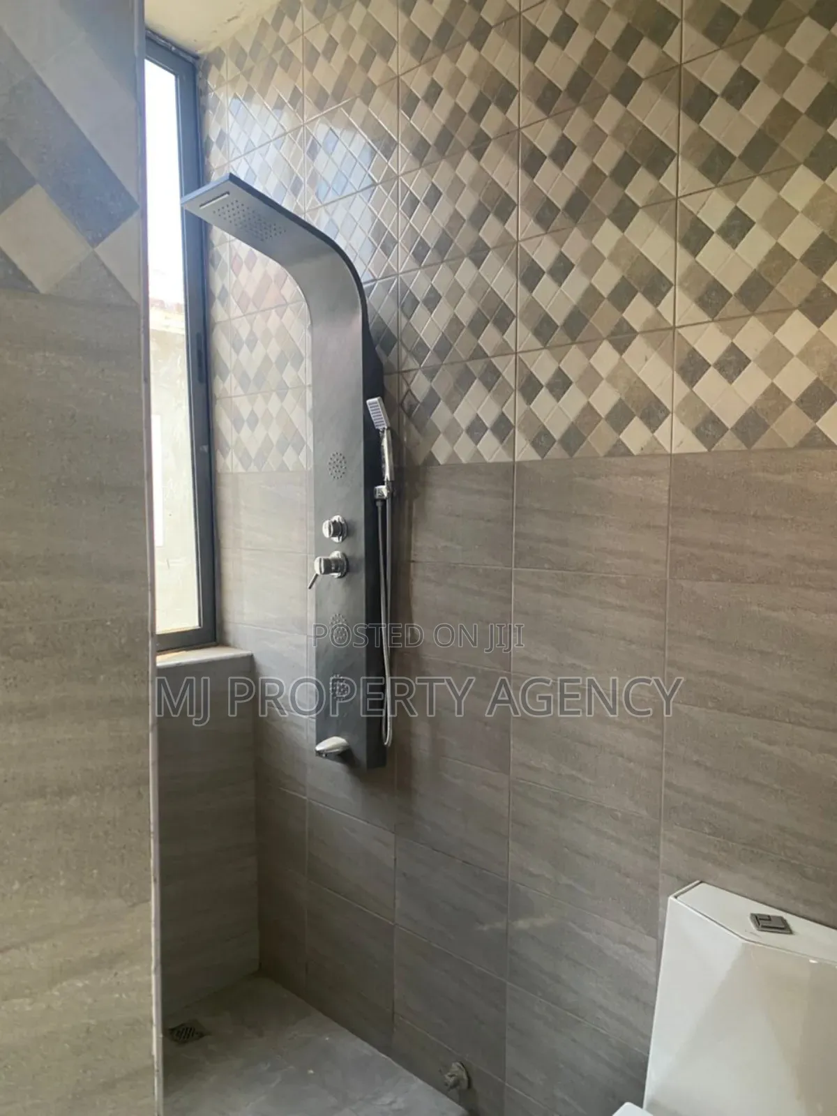 3bdrm Apartment in Golf Estate Tema for rent
