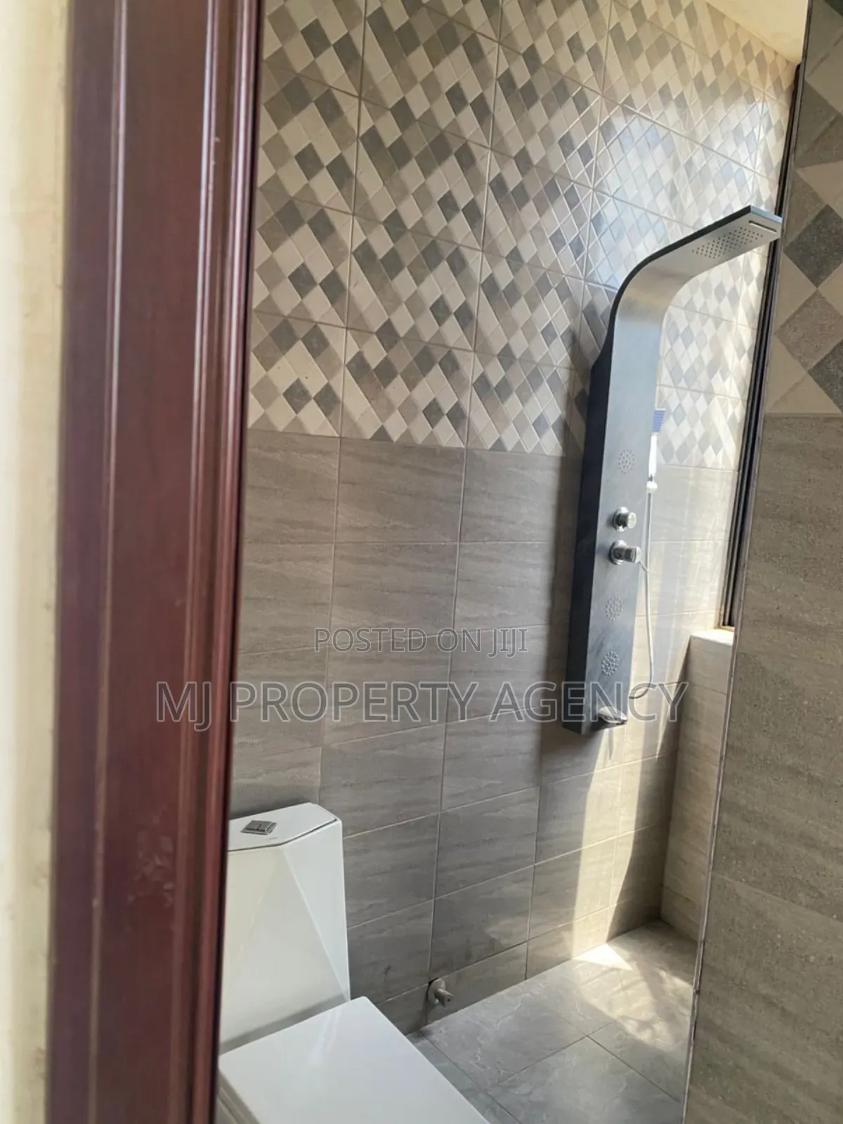 3bdrm Apartment in Golf Estate Tema for rent