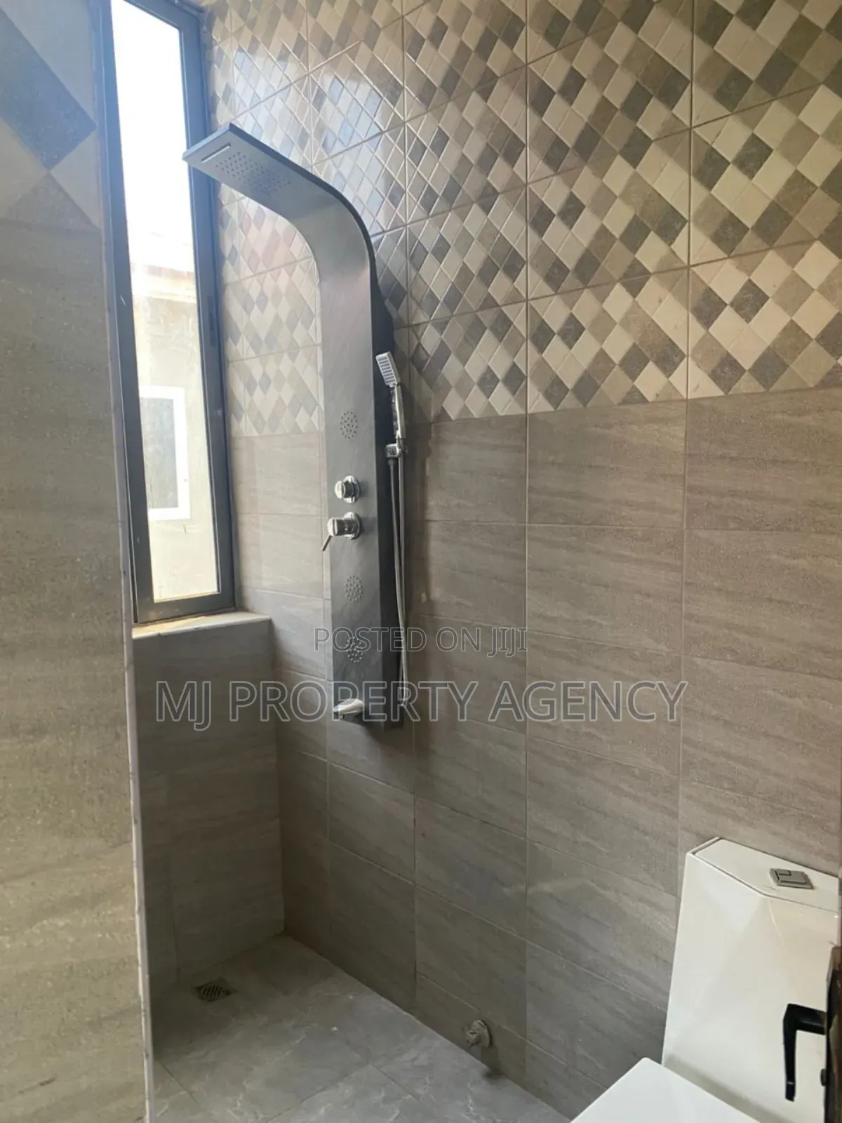 3bdrm Apartment in Golf Estate Tema for rent