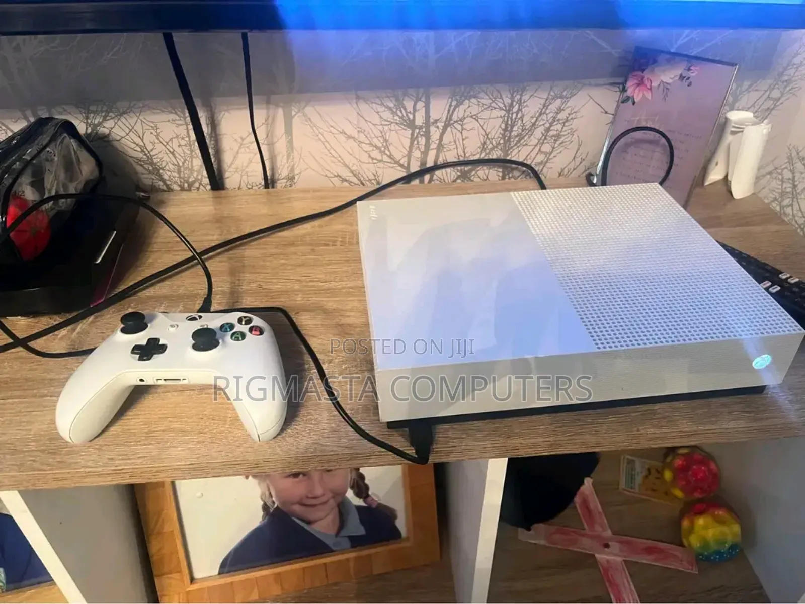 White Xbox One S