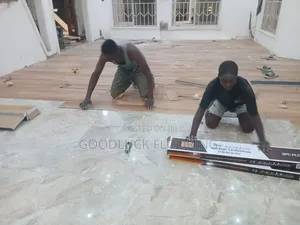 Spc(Stone Plastic Composite) Floor Installer.
