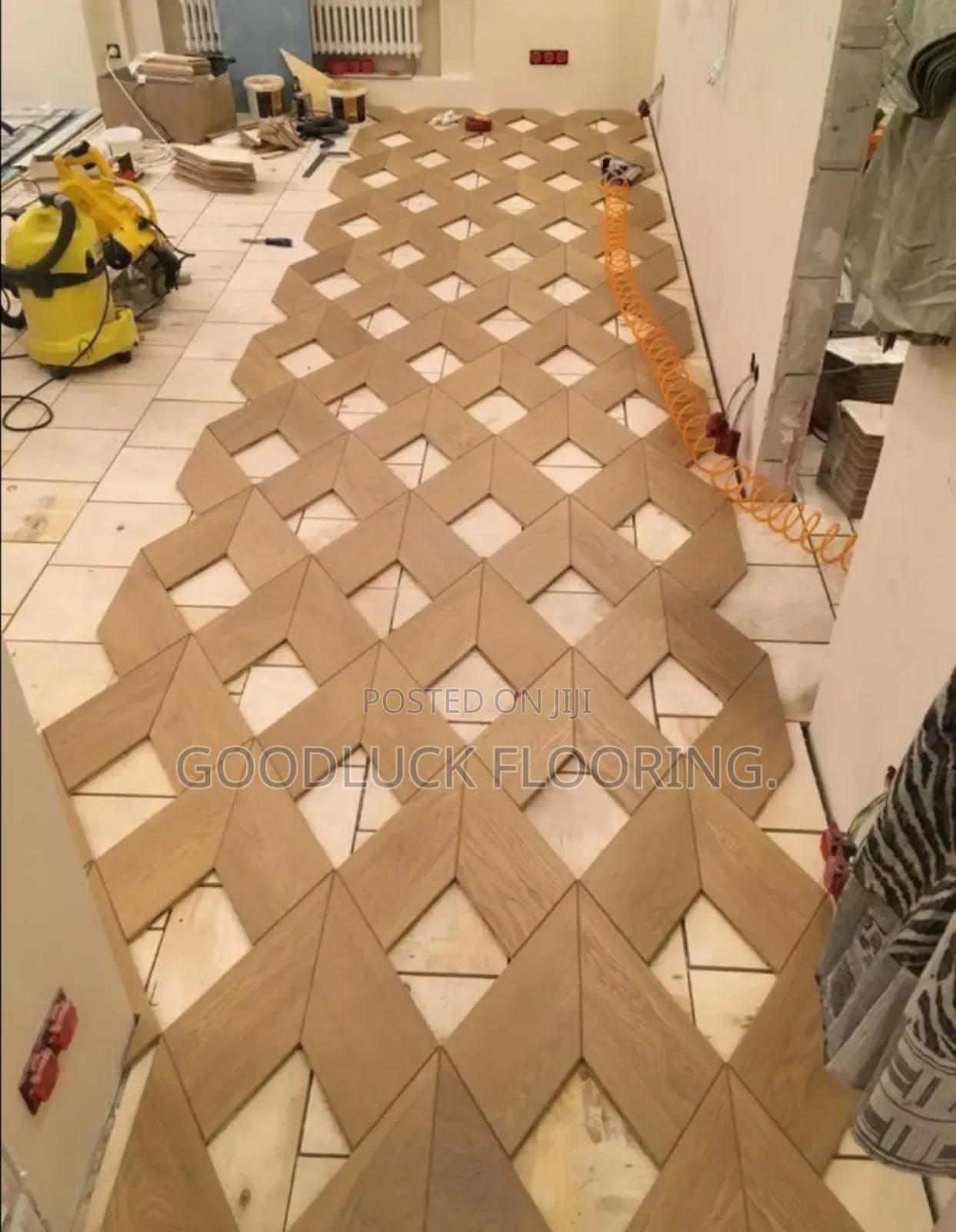 Spc(Stone Plastic Composite) Floor Installer.
