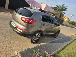 Kia Sportage Base 4dr FWD (2.4L 4cyl 6M) 2012 Gray
