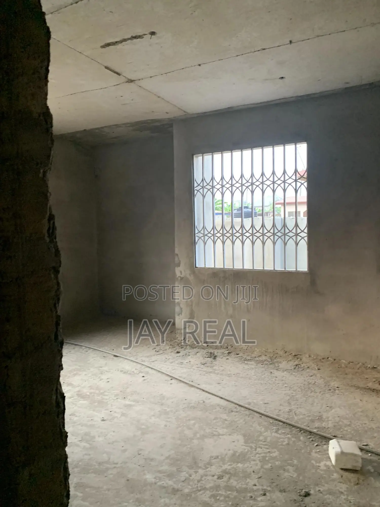 An Uncompleted 6bedrooms Self Compond for Sale