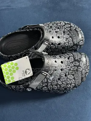 Original Designed Crocs–Comfortable Casual Footwear For Every Occasion