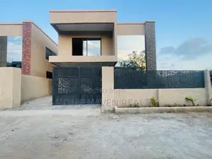 4bdrm House in Ashaley Botwe for sale
