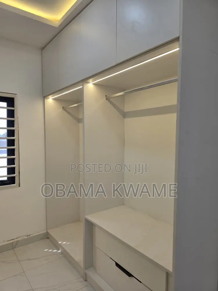 4bdrm Mansion in Gringo Lynks Premium, Lashibi for sale