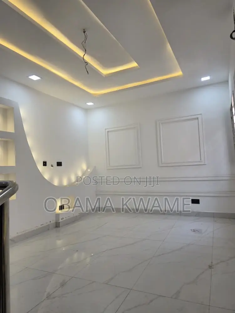 4bdrm Mansion in Gringo Lynks Premium, Lashibi for sale