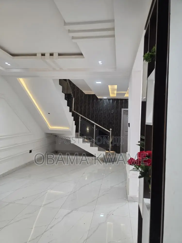4bdrm Mansion in Gringo Lynks Premium, Lashibi for sale