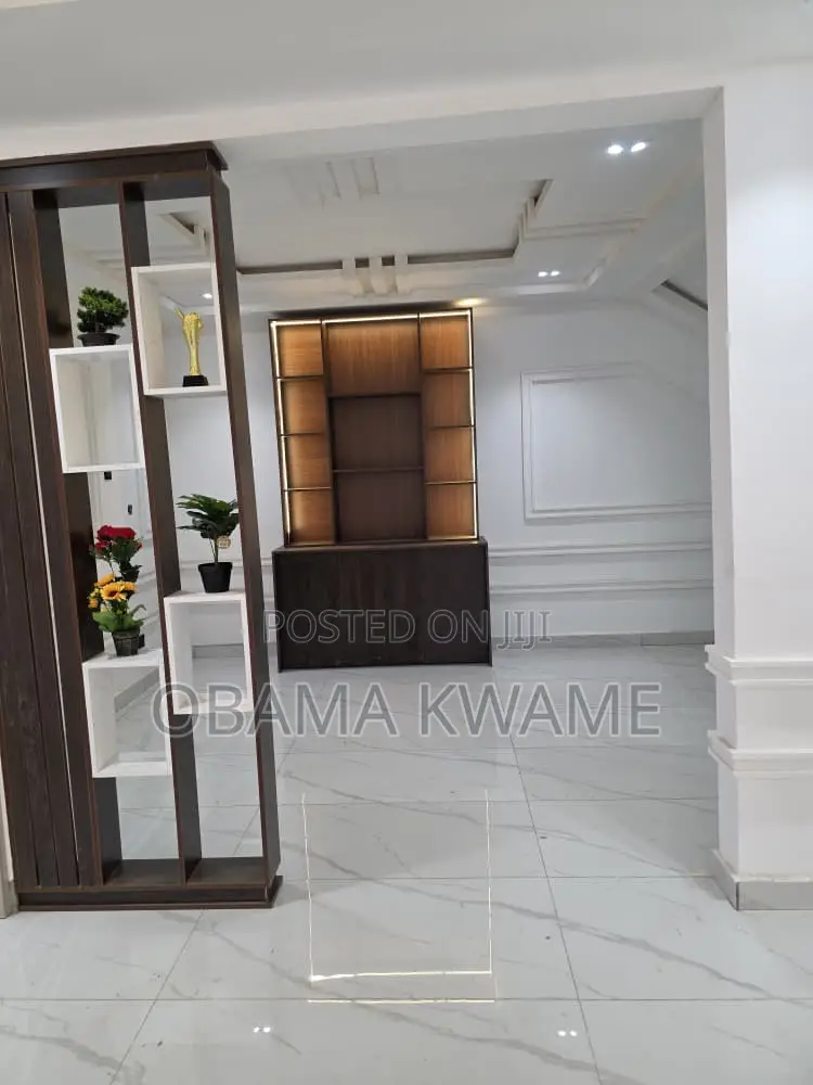 4bdrm Mansion in Gringo Lynks Premium, Lashibi for sale