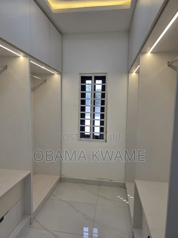 4bdrm Mansion in Gringo Lynks Premium, Lashibi for sale