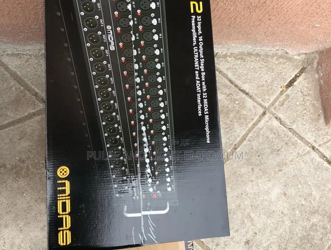 Midas Dl32 32-input/16-output Stage Box