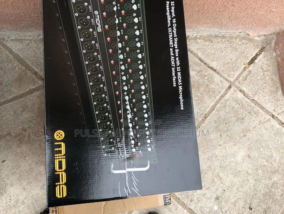 Midas Dl32 32-input/16-output Stage Box