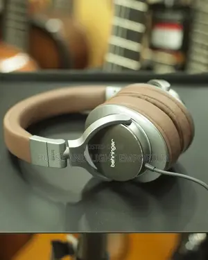 Behringer Bh470 Studio Monitoring Headphones