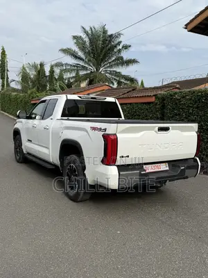 Toyota Tundra SR CrewMax 5.5' Bed 2023 White