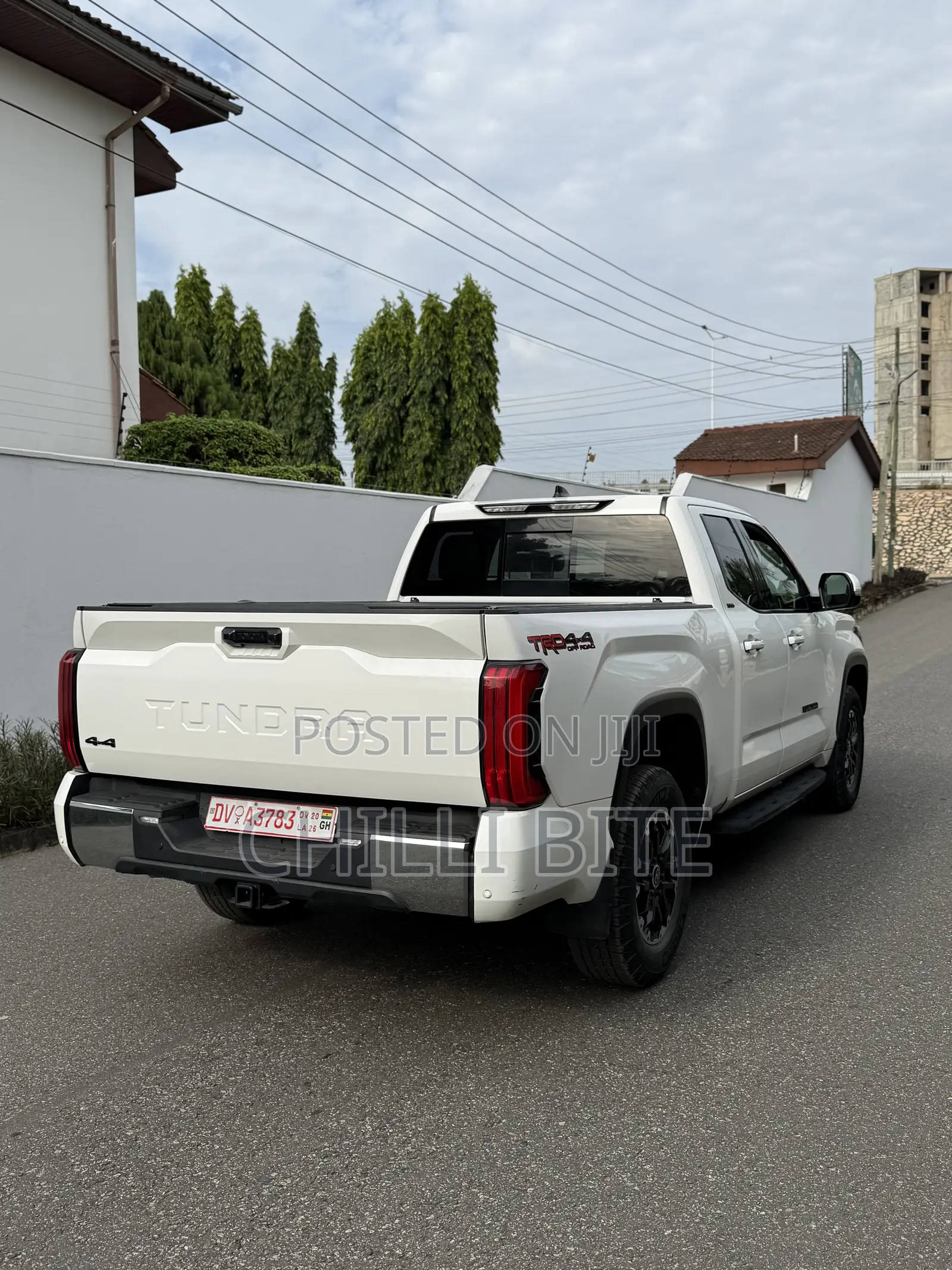 Toyota Tundra SR CrewMax 5.5' Bed 2023 White
