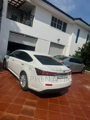Toyota Avalon XLE 4dr Sedan (3.5L 6cyl 6A) 2015 White