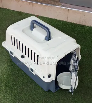 Strong Gorgeous Plastic Pet Crate With Bowl