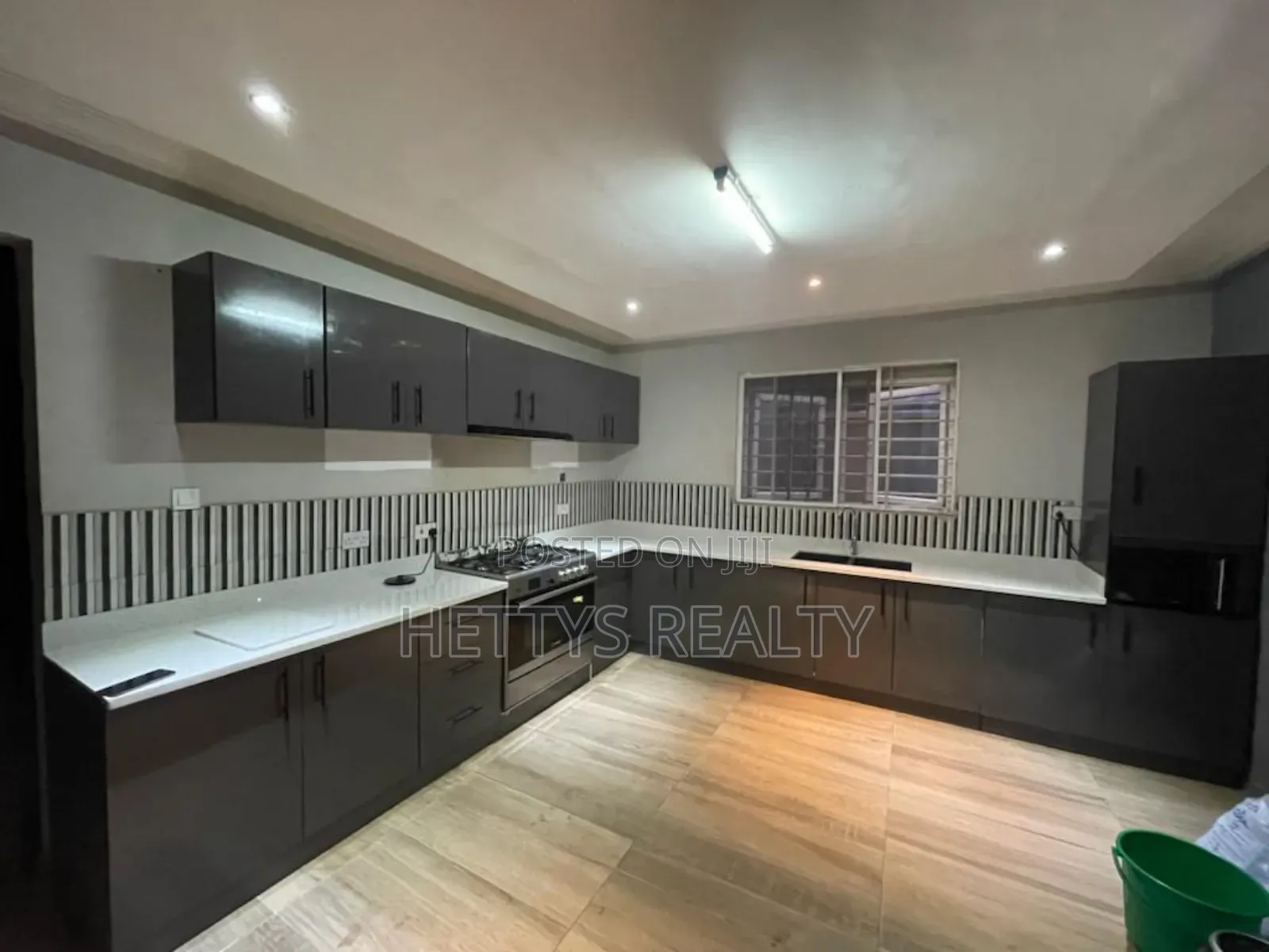 4bdrm House in Ablorh Adjei for sale