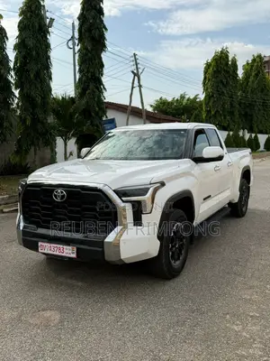 Toyota Tundra SR5 CrewMax 5.5' Bed 2024 White
