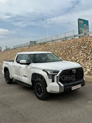 Toyota Tundra SR5 CrewMax 5.5' Bed 2024 White