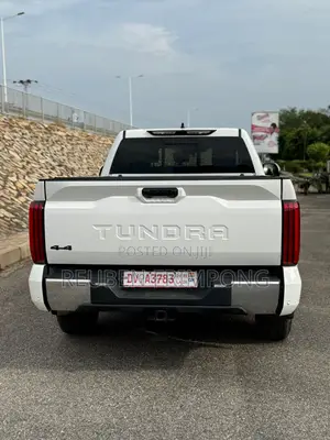 Toyota Tundra SR5 CrewMax 5.5' Bed 2024 White